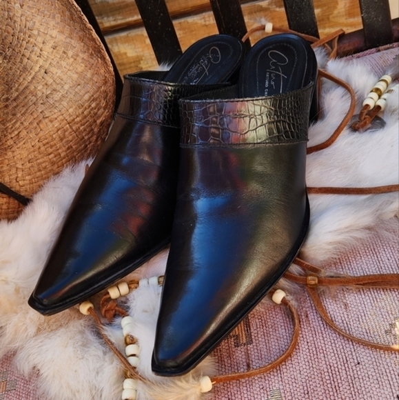 Arturo Chiang Mules - Picture 3 of 6